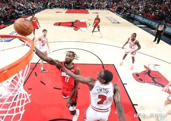 世界杯高清回放资源-火箭胜公牛，结束3连败！小史密斯关键时刻连得8分，申京23+7+11